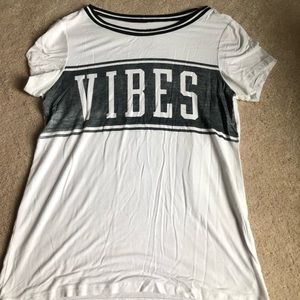 American eagle black & white shirt